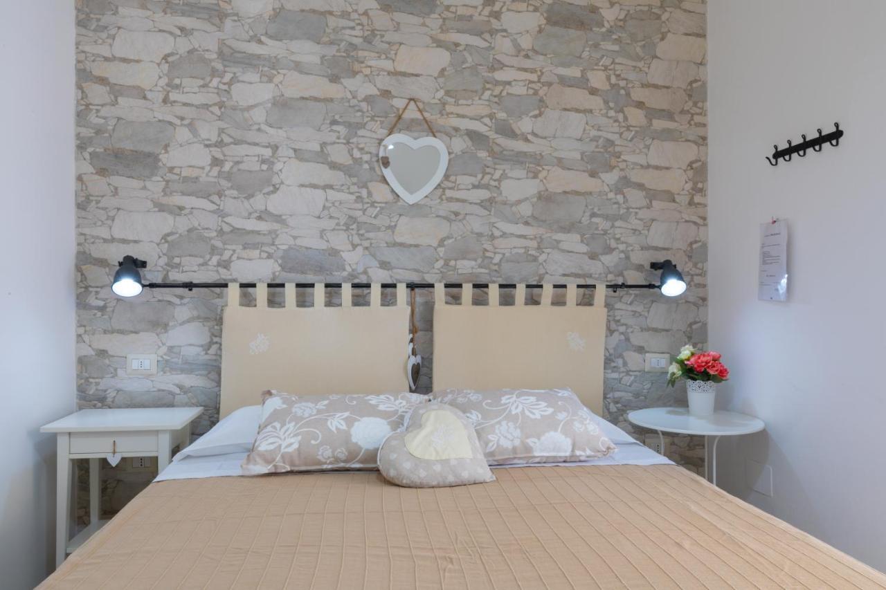 טורה סן ג'ובאני אוג'נטו B&B L'Isola Che Non C'E מראה חיצוני תמונה